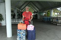 Na lotnisku w Rarotonga (z zestawieniem bagay)