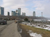 Widok na kanadyjskie Niagara Falls