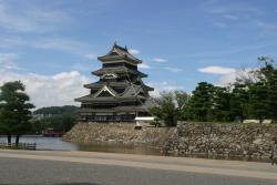 I sam zamek. Jeden z nielicznych zamkw w Japonii, ktre ocalay
