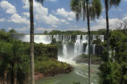 Po argentyskiej stronie jest si bliej wodospadw, ale po brazylijskiej jest lepszy caociowy widok